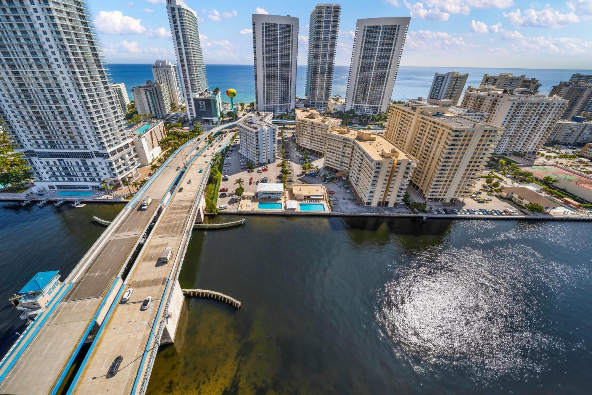 Resort-Style Living With Direct Ocean Views - 3Br Beauty Hallandale Beach Bagian luar foto