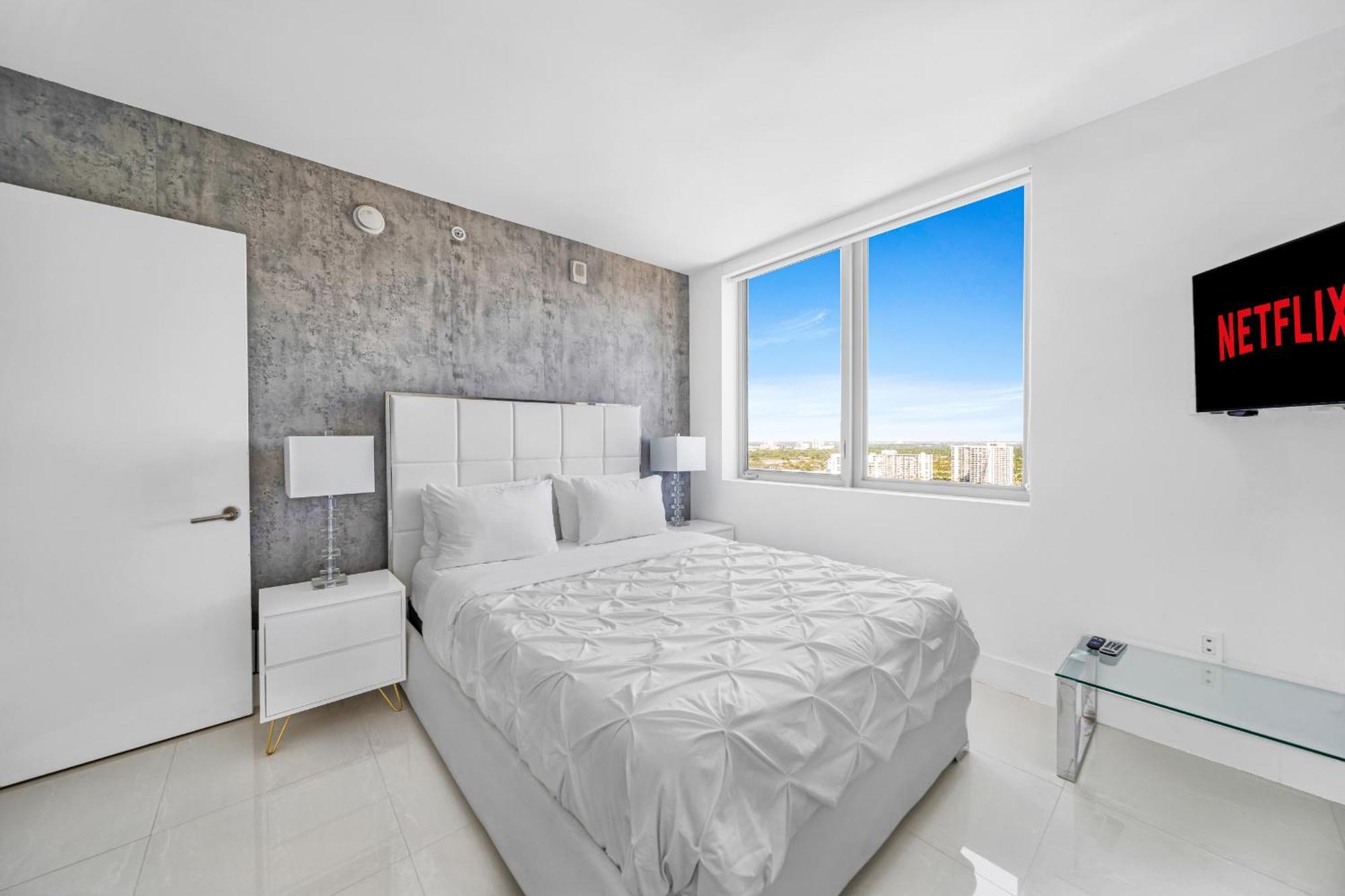 Resort-Style Living With Direct Ocean Views - 3Br Beauty Hallandale Beach Bagian luar foto
