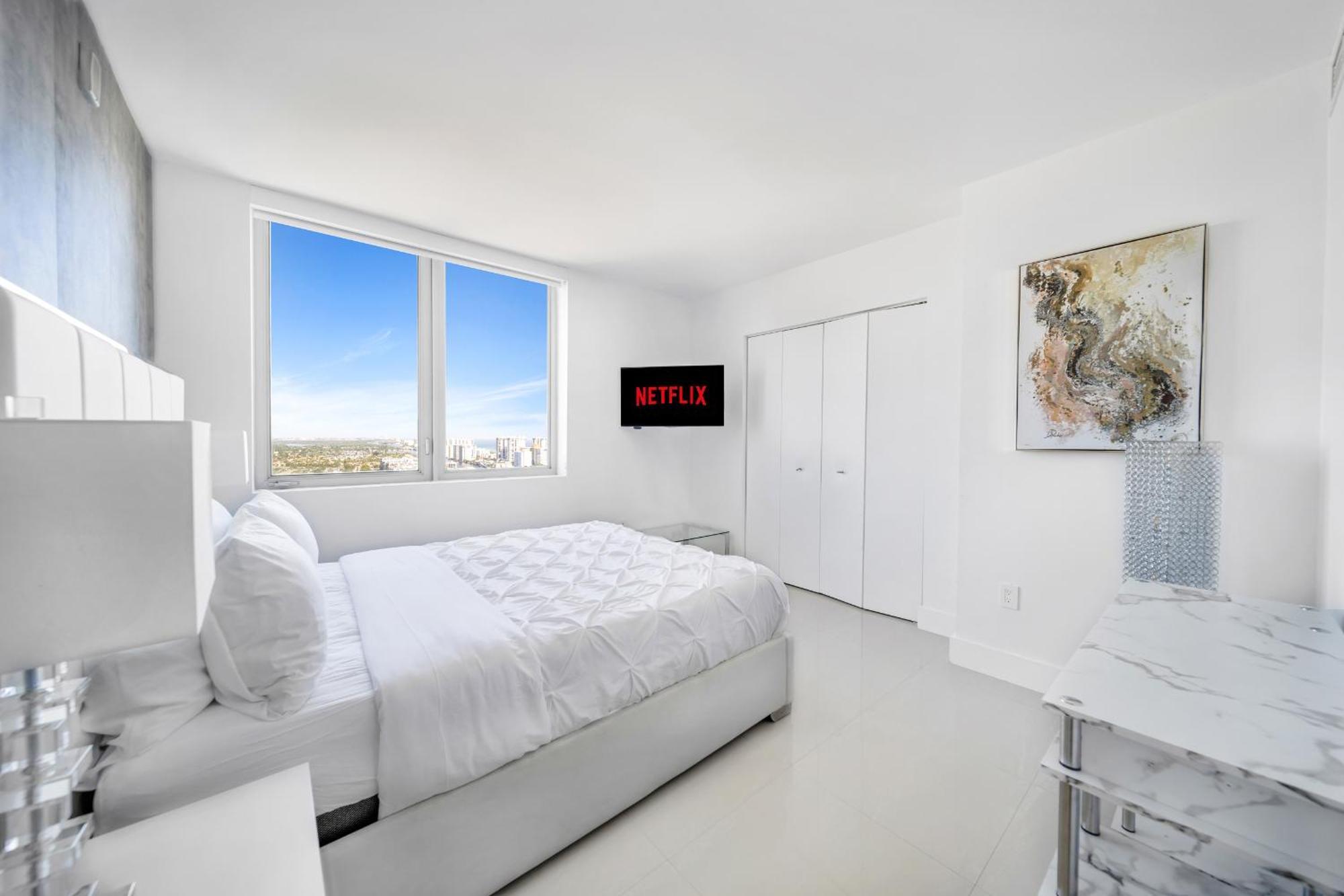 Resort-Style Living With Direct Ocean Views - 3Br Beauty Hallandale Beach Bagian luar foto
