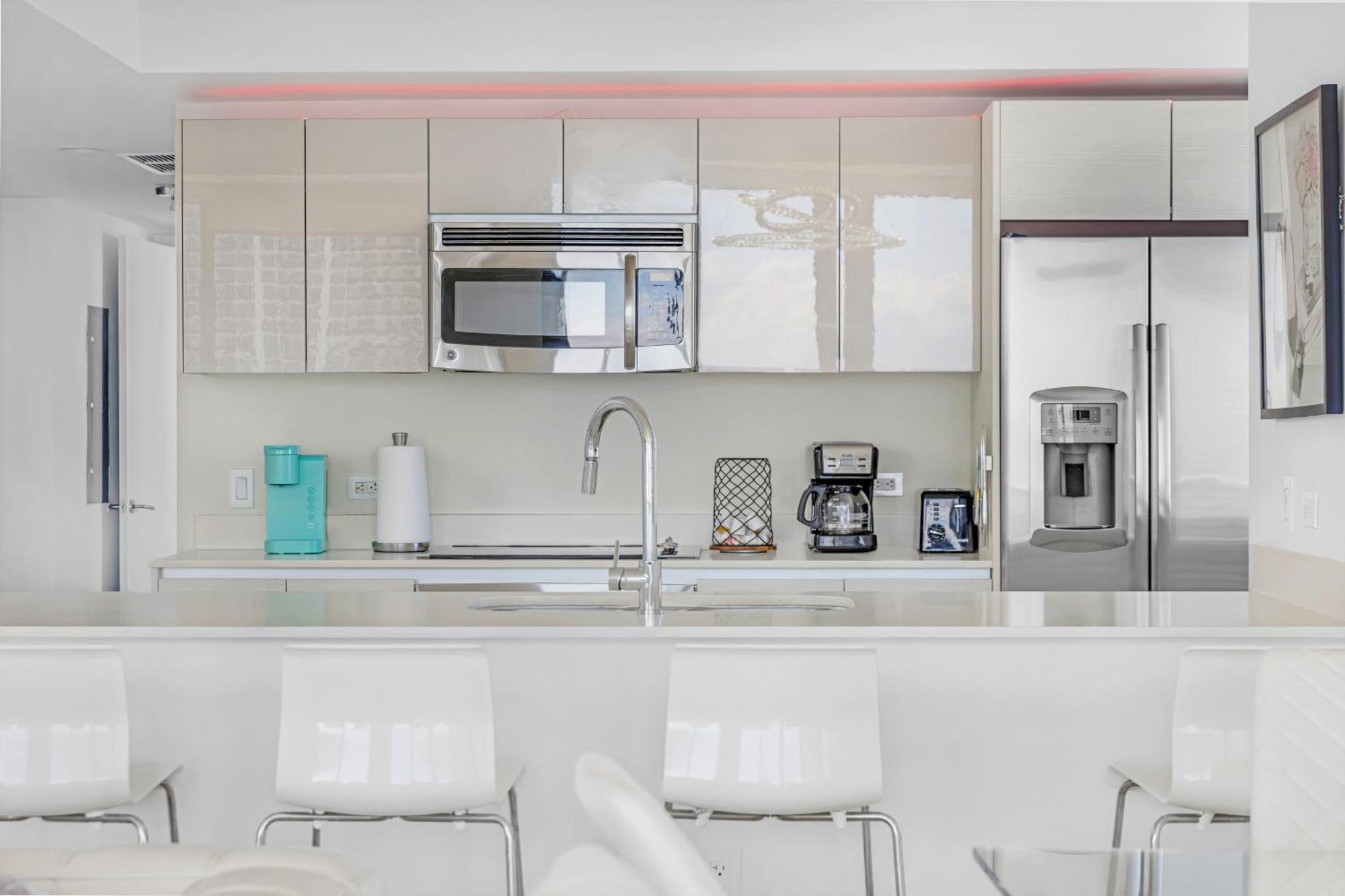 Resort-Style Living With Direct Ocean Views - 3Br Beauty Hallandale Beach Bagian luar foto