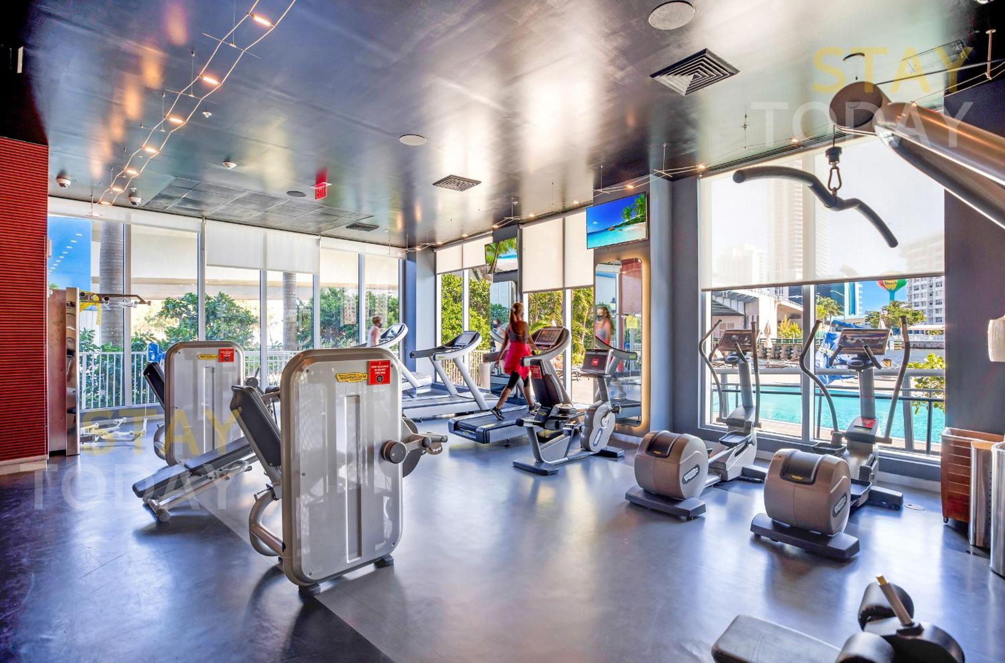 Resort-Style Living With Direct Ocean Views - 3Br Beauty Hallandale Beach Bagian luar foto